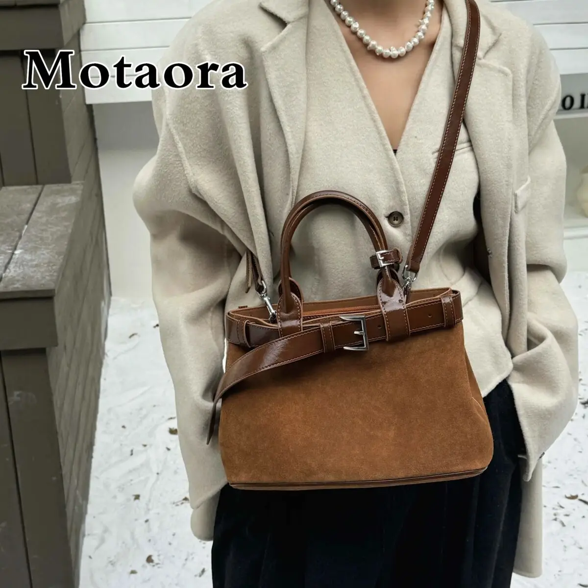 MOTAORA 2025 New Women's Genuine Leather Suede Handbag Belt Lock Buckle Crossbody Shoulder Bag Niche Design Daily Commuter Purse
MOTAORA 2025 New Women's Genuine Leather Suede Handbag Belt Lock Buckle Crossbody Shoulder Bag Niche Design Daily Commuter Purse