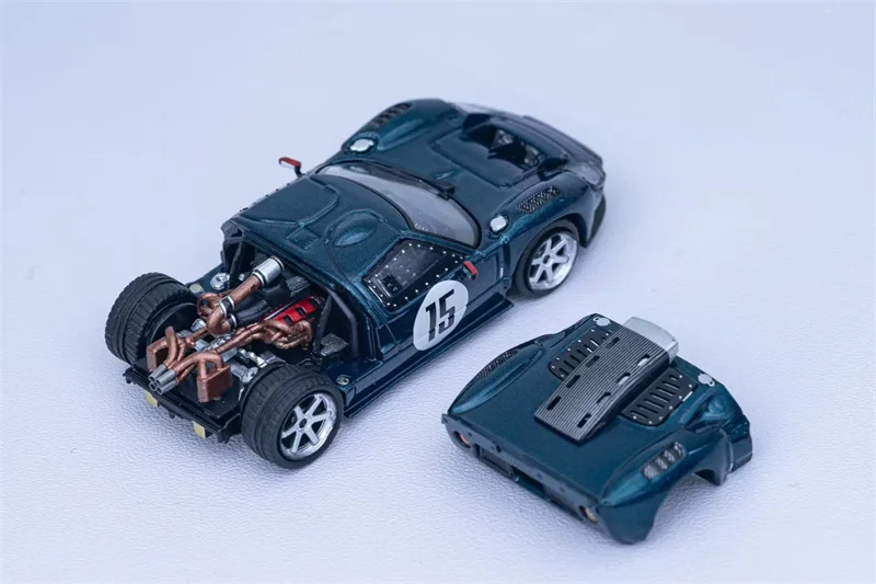 Rhino Model RM 1:64 GT40 White/Metallic green Limited299 Alloy Vehicle Collectible Car Model
Rhino Model RM 1:64 GT40 White/Metallic green Limited299 Alloy Vehicle Collectible Car Model