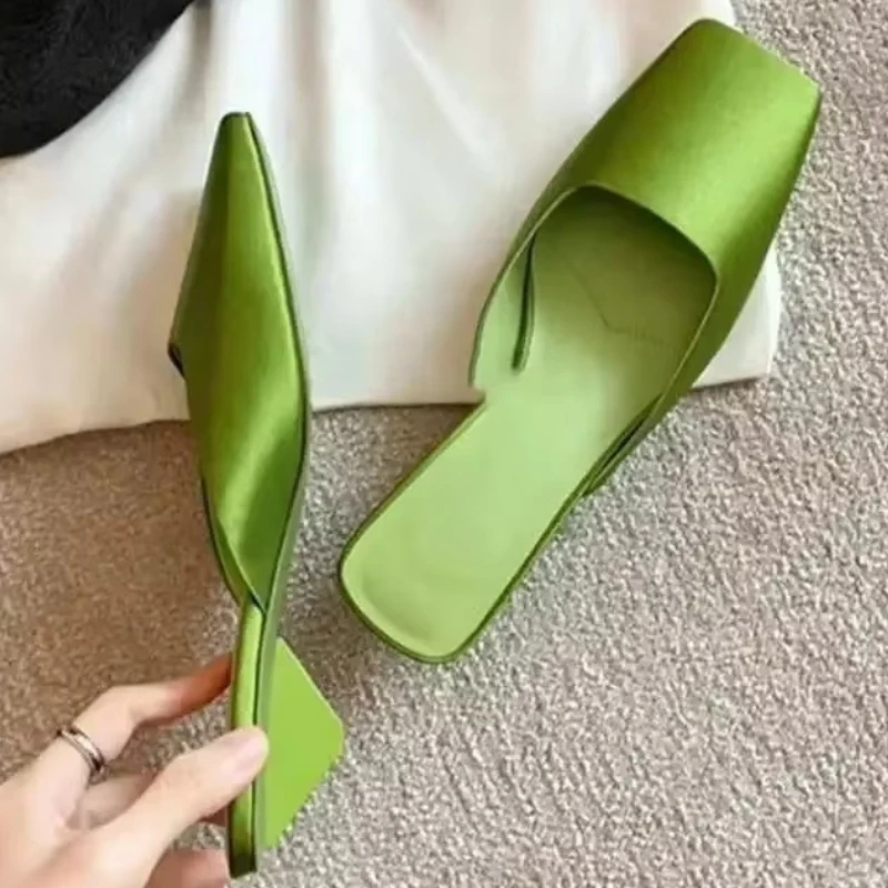 Elegant Satin Strange Low Heel Slippers Sandals for Women Fashion Square Toe Mueller Slides Luxury Banquet Backless Party Shoes
Elegant Satin Strange Low Heel Slippers Sandals for Women Fashion Square Toe Mueller Slides Luxury Banquet Backless Party Shoes