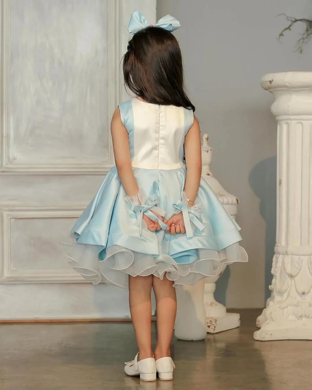 Customized Sleeveless Flower Girls Dresses for Wedding With Bows Satin Girl Pageant Dress Kids Girl Party Birthday Gowns
Customized Sleeveless Flower Girls Dresses for Wedding With Bows Satin Girl Pageant Dress Kids Girl Party Birthday Gowns