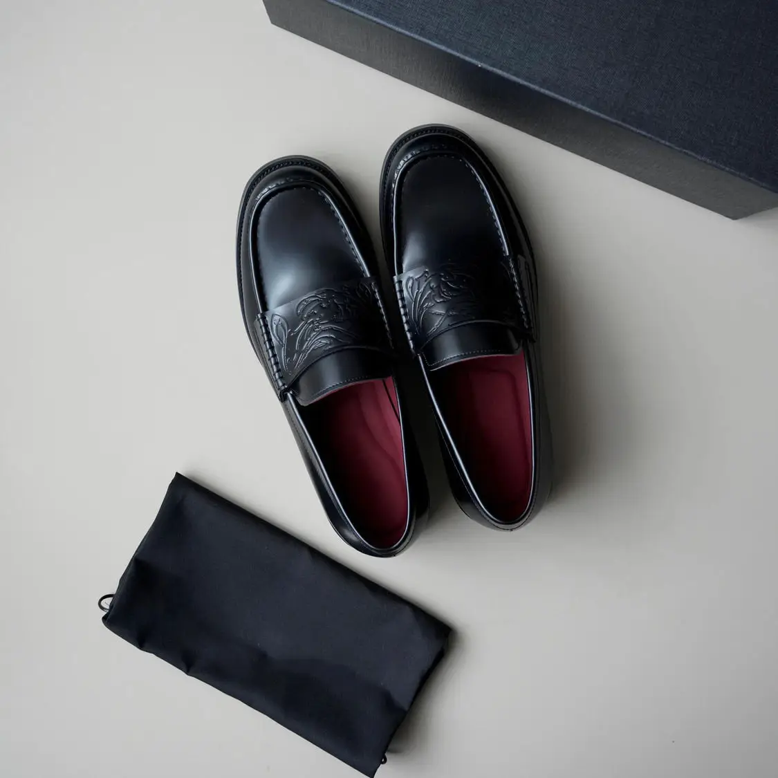 Casual British Style Men's Loafers Fashionable Commuter Shoes Breathable round Toe Low Heel Sporty Spring Season Ultra Leather
Casual British Style Men's Loafers Fashionable Commuter Shoes Breathable round Toe Low Heel Sporty Spring Season Ultra Leather