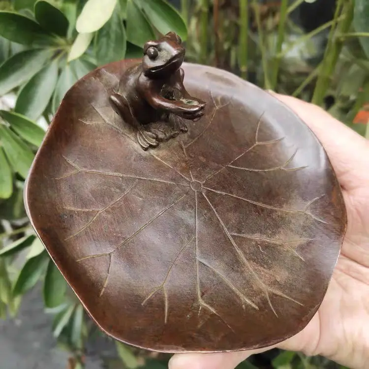 Bronze collection, small bronze frog pen wash lotus leaf frog tabletop small ornament hand handle
Bronze collection, small bronze frog pen wash lotus leaf frog tabletop small ornament hand handle