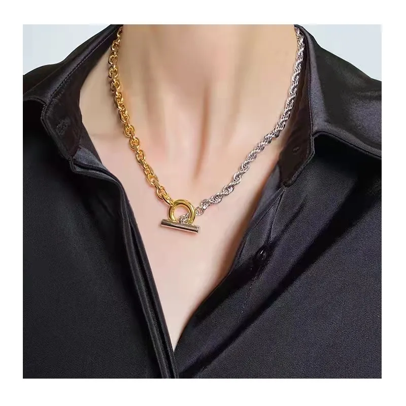 New Home Gold and Silver Two-color Splicing Rotating Chain Necklace Wind Color Matching Collarbone Chain Tide
New Home Gold and Silver Two-color Splicing Rotating Chain Necklace Wind Color Matching Collarbone Chain Tide
