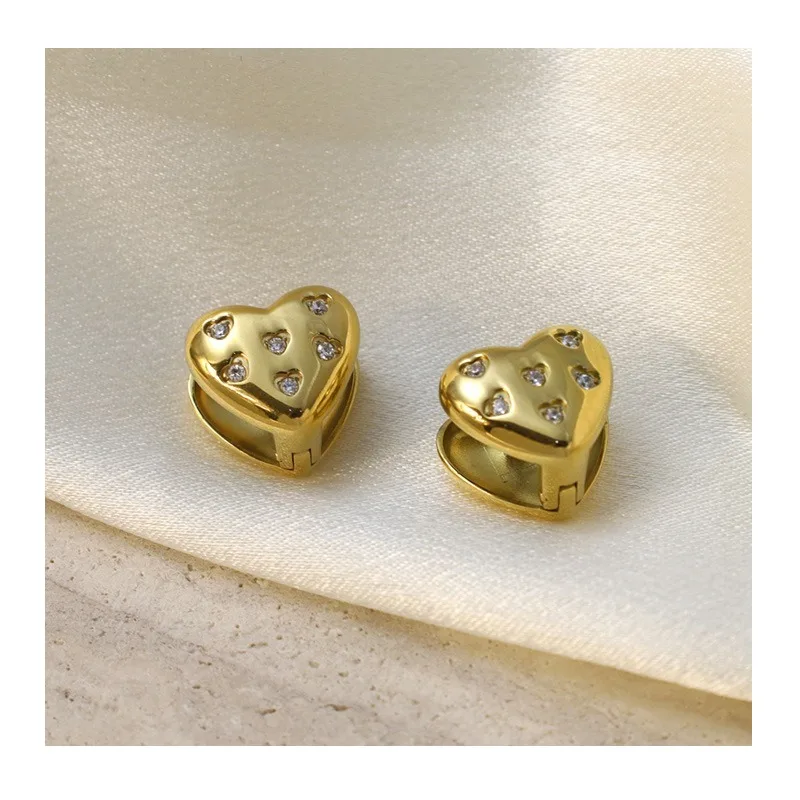Explosive Stainless Steel Three-dimensional Love Zircon Earrings Women's Gold Niche Design Sense Commuter Versatile Jewelry
Explosive Stainless Steel Three-dimensional Love Zircon Earrings Women's Gold Niche Design Sense Commuter Versatile Jewelry