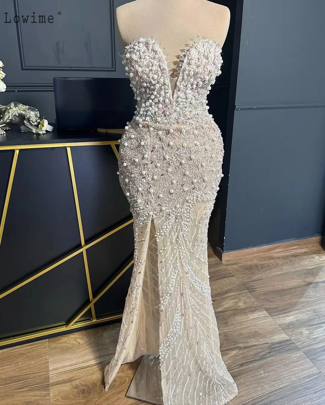 Luxurious Strapless Prom Dress V Neck Sexy Pearl Beaded Elegant Cocktail Dress Graduation dress champagne gown formal occasions
Luxurious Strapless Prom Dress V Neck Sexy Pearl Beaded Elegant Cocktail Dress Graduation dress champagne gown formal occasions