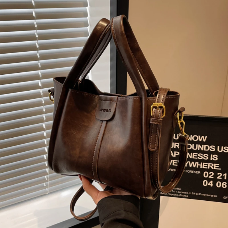 New Trend Vintage Large Capacity Bucket Crossbody Bag Women Fashion Solid Color PU Leather Shoulder Bags Lady Commuter Handbags
New Trend Vintage Large Capacity Bucket Crossbody Bag Women Fashion Solid Color PU Leather Shoulder Bags Lady Commuter Handbags