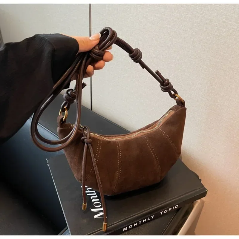 Velvet Material Zipper 2025 High Quality Shoulder Bag Solid Color Simple Fashionable Crossbody Bag Soft Western Style Handbag
Velvet Material Zipper 2025 High Quality Shoulder Bag Solid Color Simple Fashionable Crossbody Bag Soft Western Style Handbag