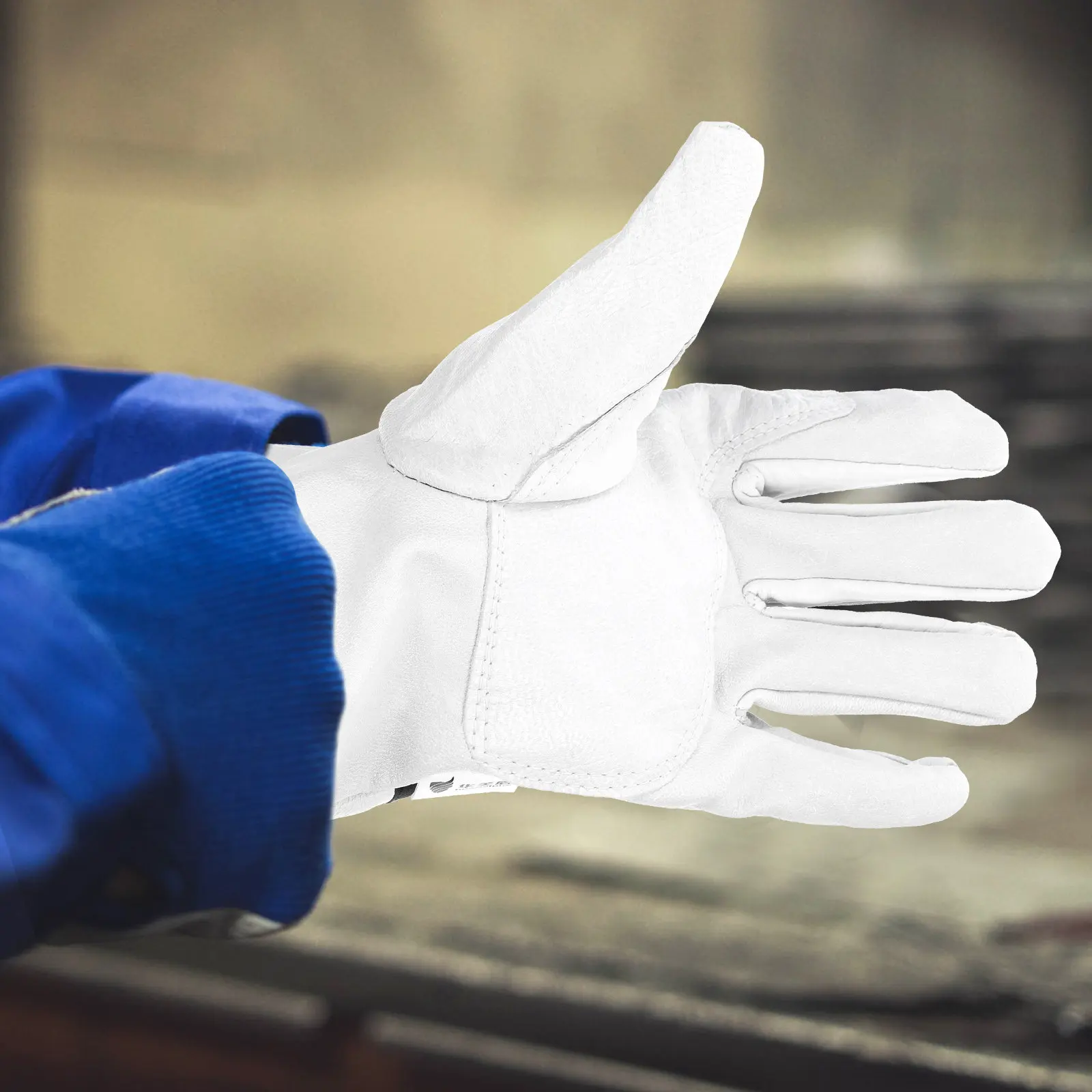 1Pair Short Gloves Heat Resistant Welding Adjustable Sleeve Cotton Lining White Insulated for Stove Oven Work
1Pair Short Gloves Heat Resistant Welding Adjustable Sleeve Cotton Lining White Insulated for Stove Oven Work