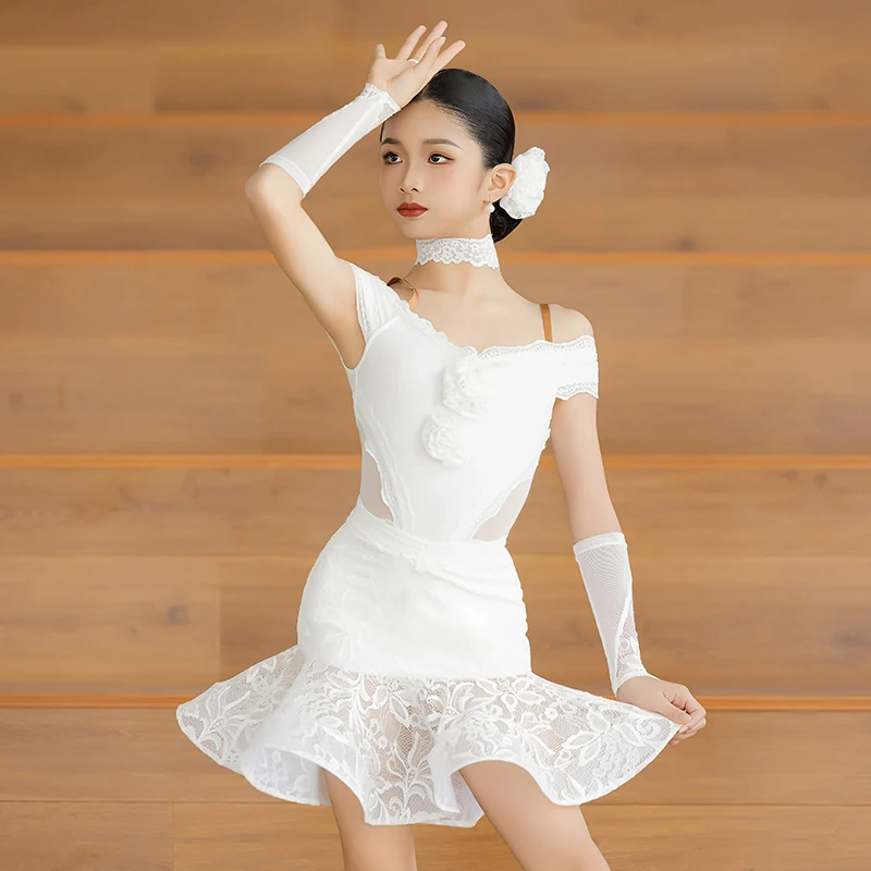 2025 New Latin Dance Competition Clothing Girls White Standard Dance Costume Cha Cha Stage Performance Dress 5 PCS Set VBH1462
2025 New Latin Dance Competition Clothing Girls White Standard Dance Costume Cha Cha Stage Performance Dress 5 PCS Set VBH1462