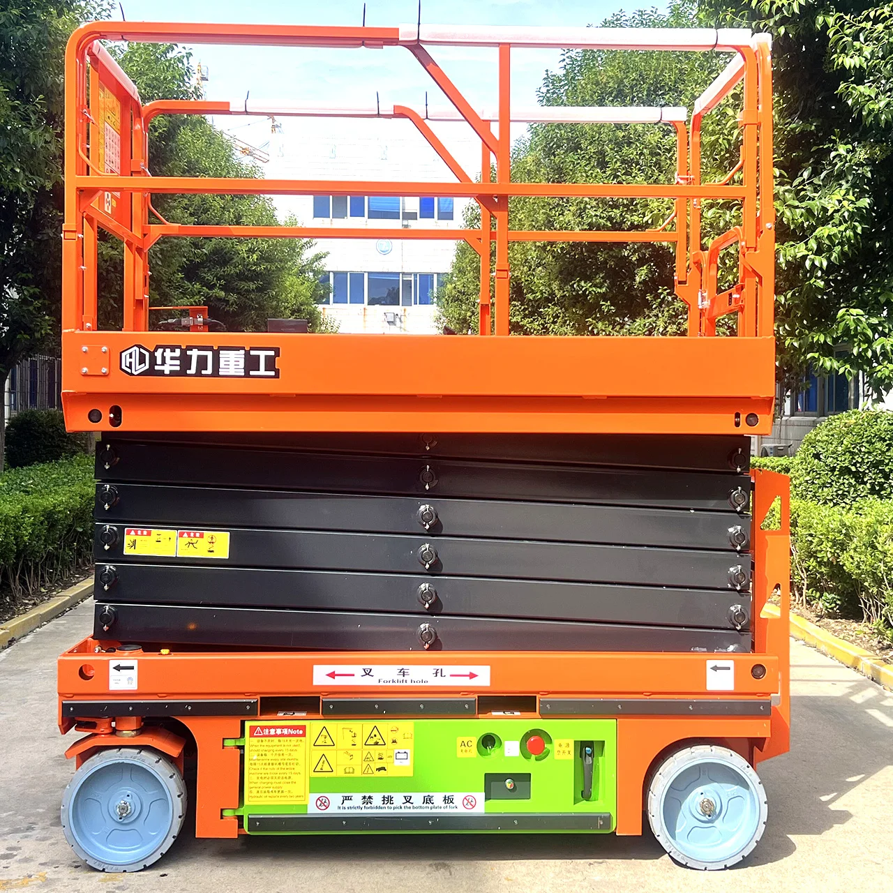 Customized 4-16m Self-Propelled Electric Mobile Scissor Lift New Condition Steel Elevated Working Platform For Hotels
Customized 4-16m Self-Propelled Electric Mobile Scissor Lift New Condition Steel Elevated Working Platform For Hotels