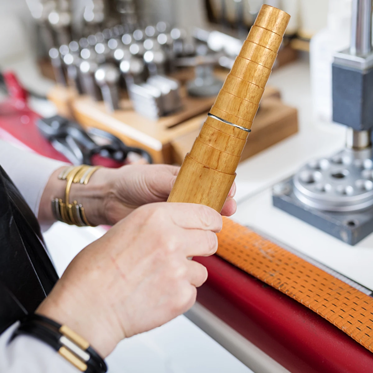 Wooden Bracelet Mandrel Tool Adjustable Size Smooth Surface Portable Bangle Shaping Repairing Wrist Measurer Oval Round Jewelry
Wooden Bracelet Mandrel Tool Adjustable Size Smooth Surface Portable Bangle Shaping Repairing Wrist Measurer Oval Round Jewelry