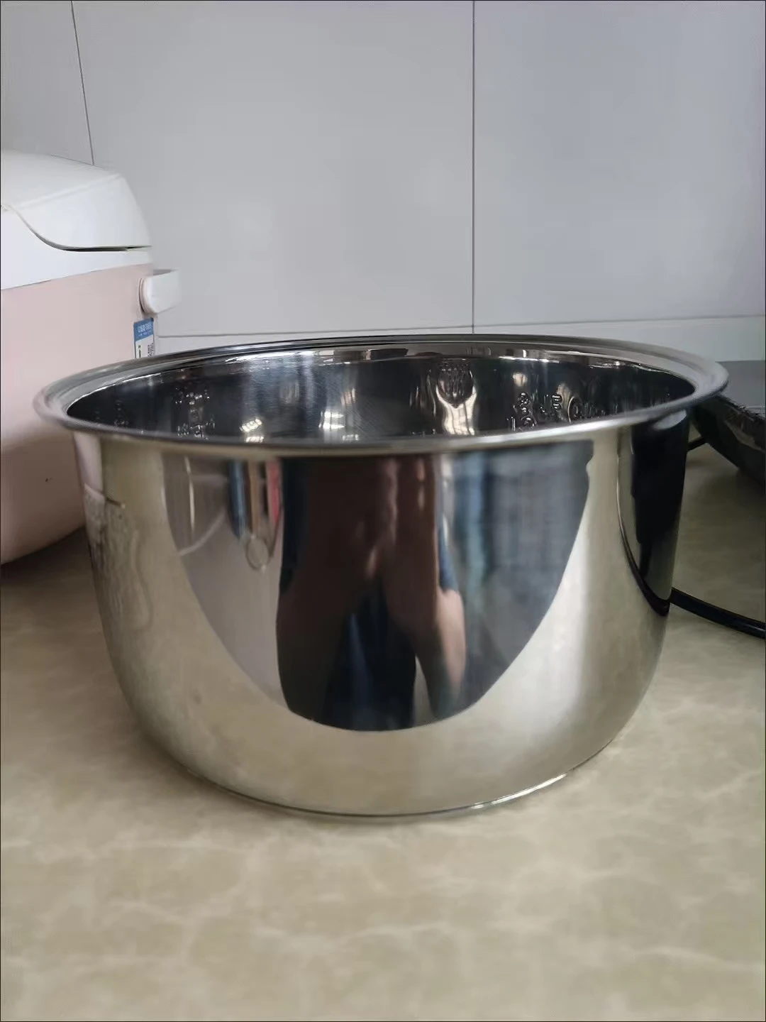 304 stainless steel inner liner is suitable for Panasonic SR-TMH10 SR-TMG10m pot parts
304 stainless steel inner liner is suitable for Panasonic SR-TMH10 SR-TMG10m pot parts