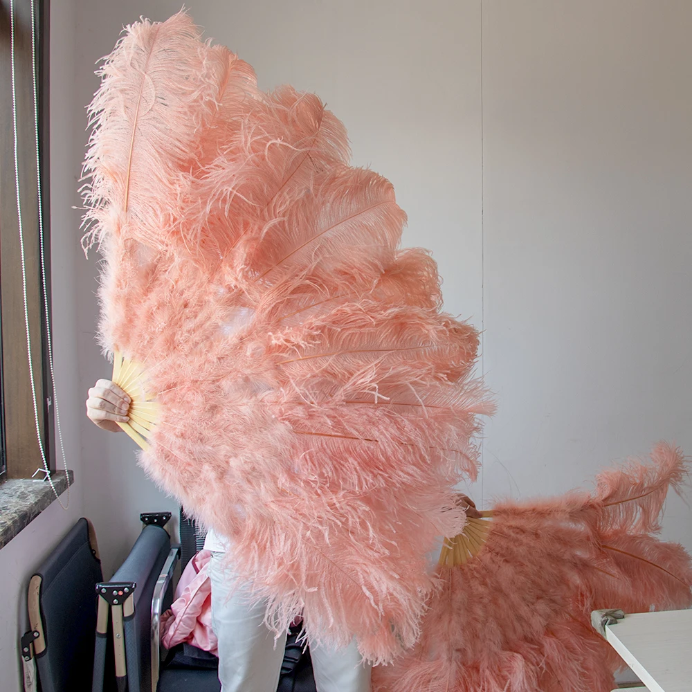 1.3Meter Pink Big Size Hand Feather Fan Customized Large Stage Performance Dancer Props 13Bars Ostrich Feather Hand Fan Foldable
1.3Meter Pink Big Size Hand Feather Fan Customized Large Stage Performance Dancer Props 13Bars Ostrich Feather Hand Fan Foldable