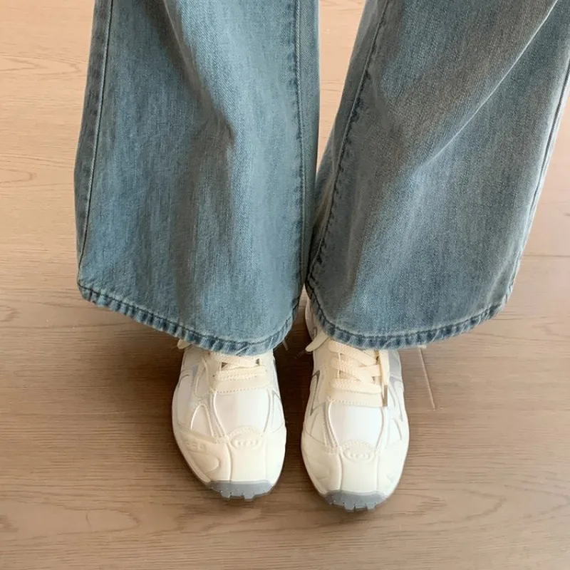 Women Flat Sports Shoes 2026 Spring New Round Toe Soft Sole Anti-slip Wear-resistant Low-top Single Shoe Fashion Casual Sneakers
Women Flat Sports Shoes 2026 Spring New Round Toe Soft Sole Anti-slip Wear-resistant Low-top Single Shoe Fashion Casual Sneakers