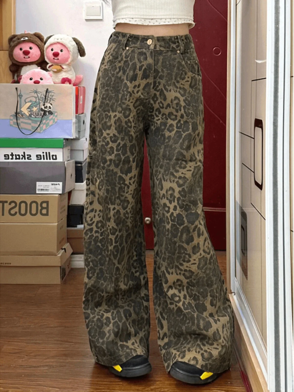 Большие размеры 300, джинсовые широкие повседневные джинсы с леопардовым принтом, мужские осенне-весенние свободные повседневные брюки в американском стиле ретро
Большие размеры 300, джинсовые широкие повседневные джинсы с леопардовым принтом, мужские осенне-весенние свободные повседневные брюки в американском стиле ретро