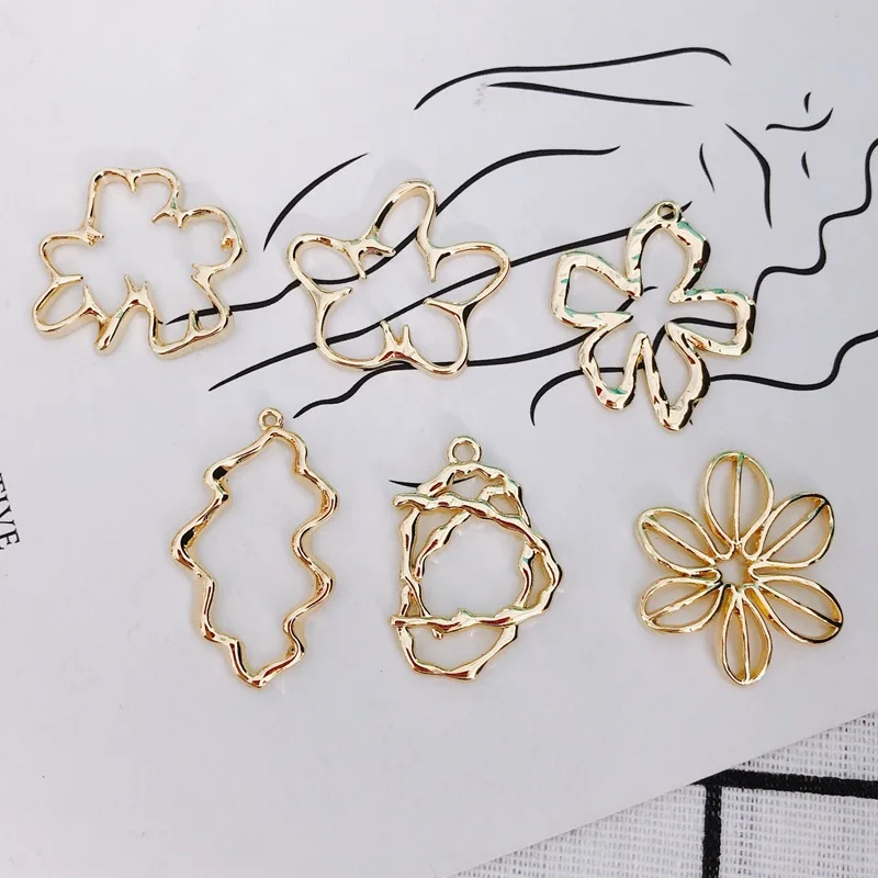 10pcs Flower Pendant Base Gold Color Hollow Pendant Base for Diy Jewelry Making Findings Handmade Neckalce Earrings Connectors
10pcs Flower Pendant Base Gold Color Hollow Pendant Base for Diy Jewelry Making Findings Handmade Neckalce Earrings Connectors