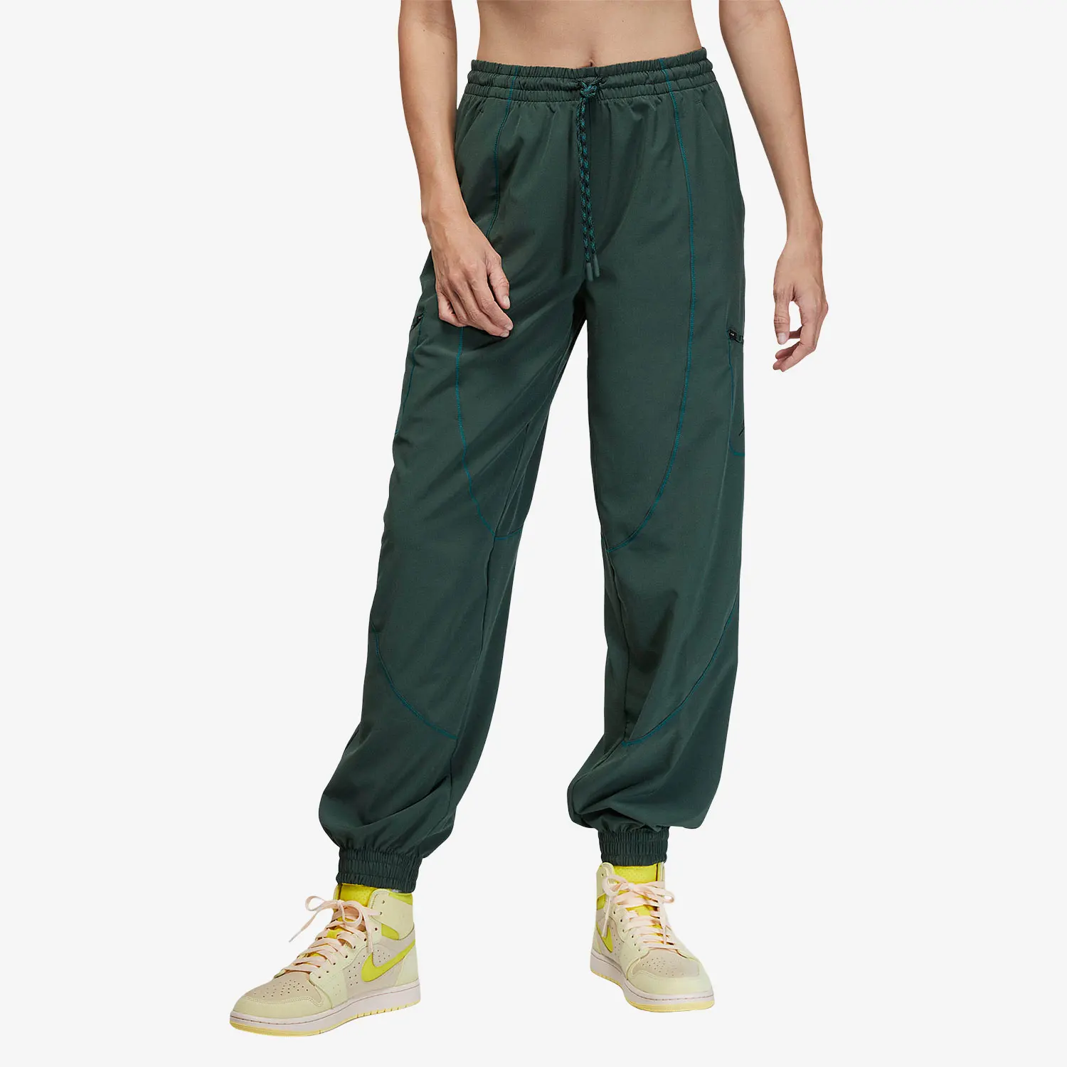Nike Authentic Jordan Women's Woven Print Tapered Sweatpants FB4660-316
Nike Authentic Jordan Women's Woven Print Tapered Sweatpants FB4660-316
