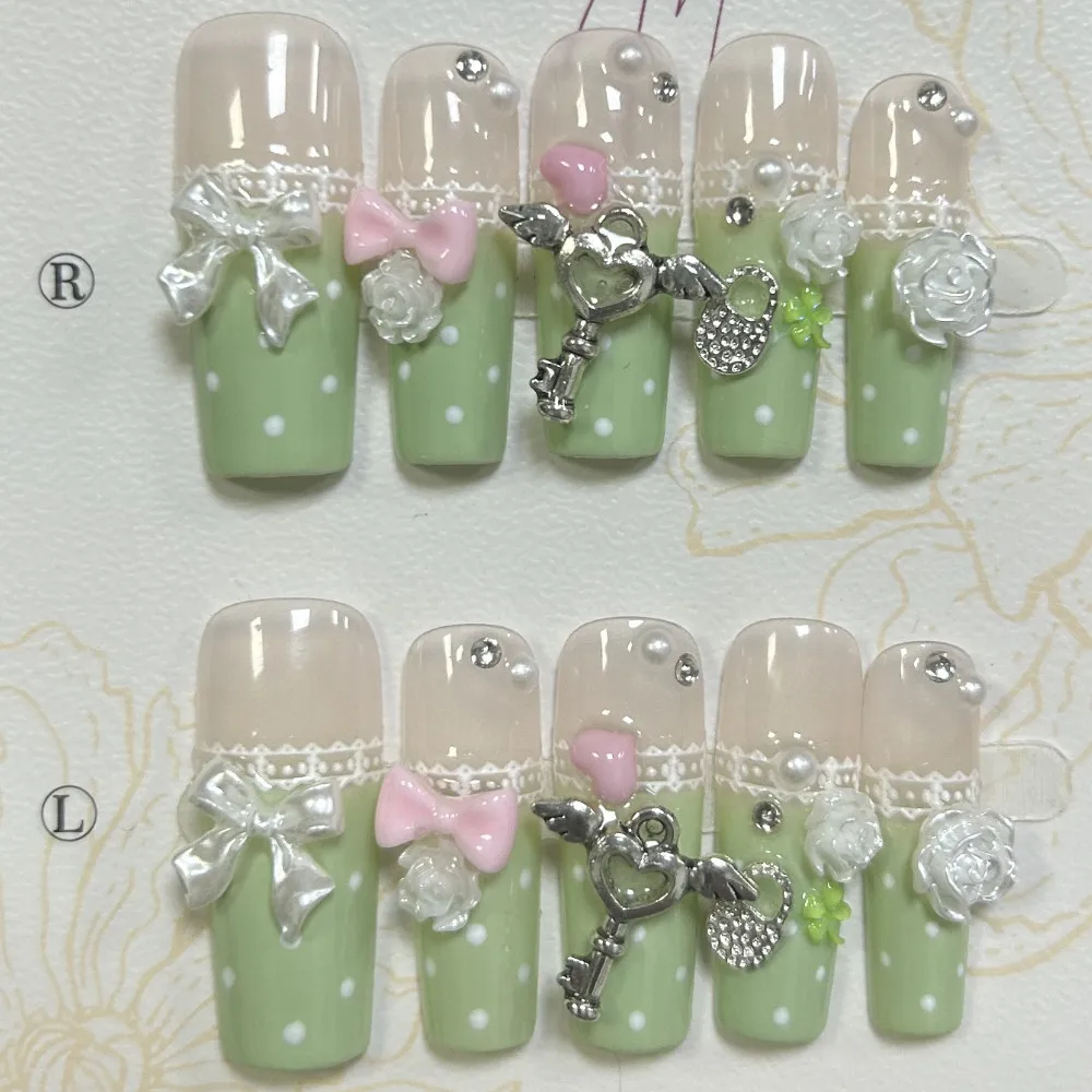 Y2K Vintage Gyaru French Lace Long Handmade Press On Nails Bow Pearl Polka Dot Clover Fake Nails Cute Mint Green Lolita Nail Art
Y2K Vintage Gyaru French Lace Long Handmade Press On Nails Bow Pearl Polka Dot Clover Fake Nails Cute Mint Green Lolita Nail Art