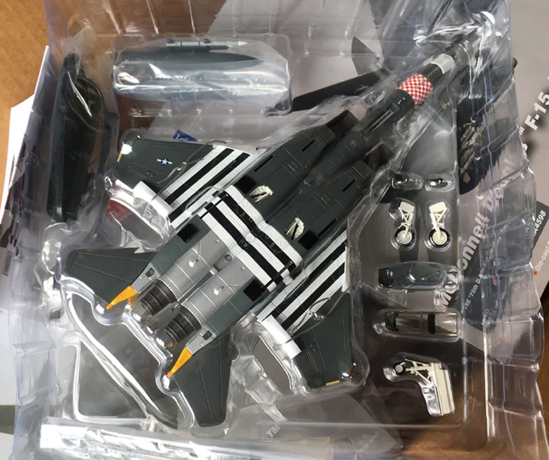 HA4598 1/72 Статическая коллекционная модель истребителя F-15E F15 ВВС США с памятным покрытием D-DAY из сплава
HA4598 1/72 Статическая коллекционная модель истребителя F-15E F15 ВВС США с памятным покрытием D-DAY из сплава