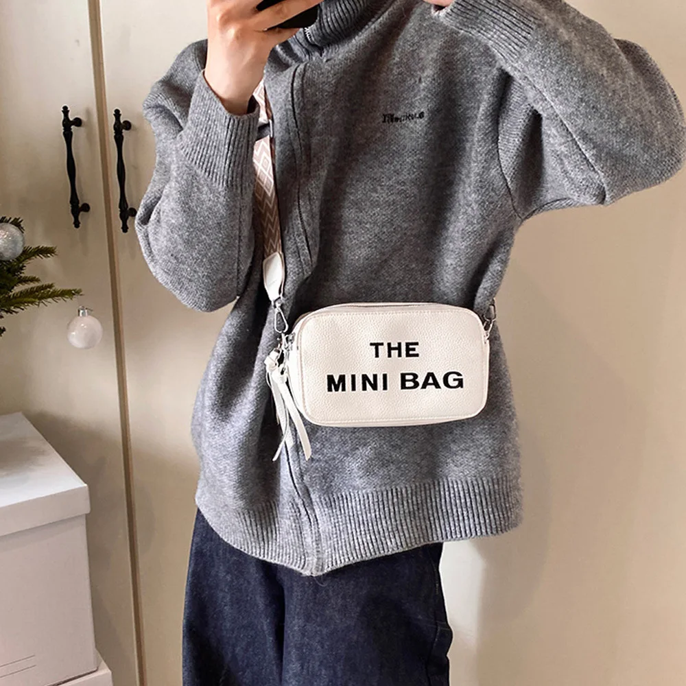 2025 new color blocking wide shoulder strap texture printed letters retro fashion trend single shoulder crossbody camera bag
2025 new color blocking wide shoulder strap texture printed letters retro fashion trend single shoulder crossbody camera bag