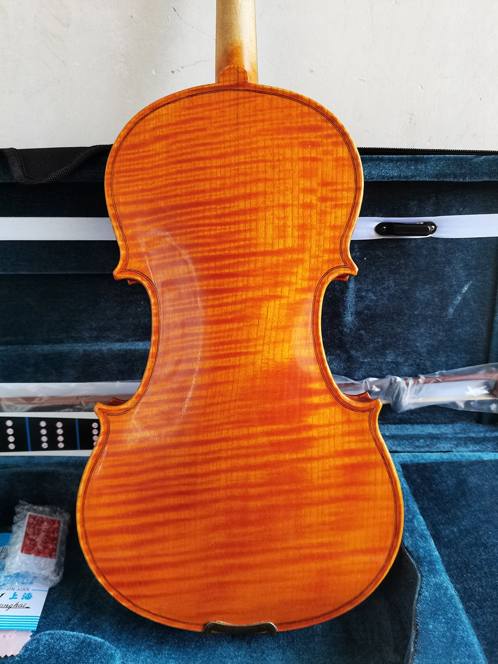 golden yellow handmade violin 4/4 Spruce Maple Back violin Beginners student Professional musical instrument violino Free Shipp
golden yellow handmade violin 4/4 Spruce Maple Back violin Beginners student Professional musical instrument violino Free Shipp