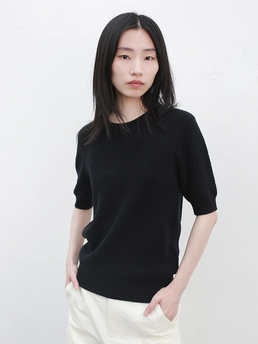 Retro Twist Knitted ort Sve round Ne Sweater Women's Camere Loose Fit Overhead Wool Blend Comfortable Knitwear
Retro Twist Knitted ort Sve round Ne Sweater Women's Camere Loose Fit Overhead Wool Blend Comfortable Knitwear