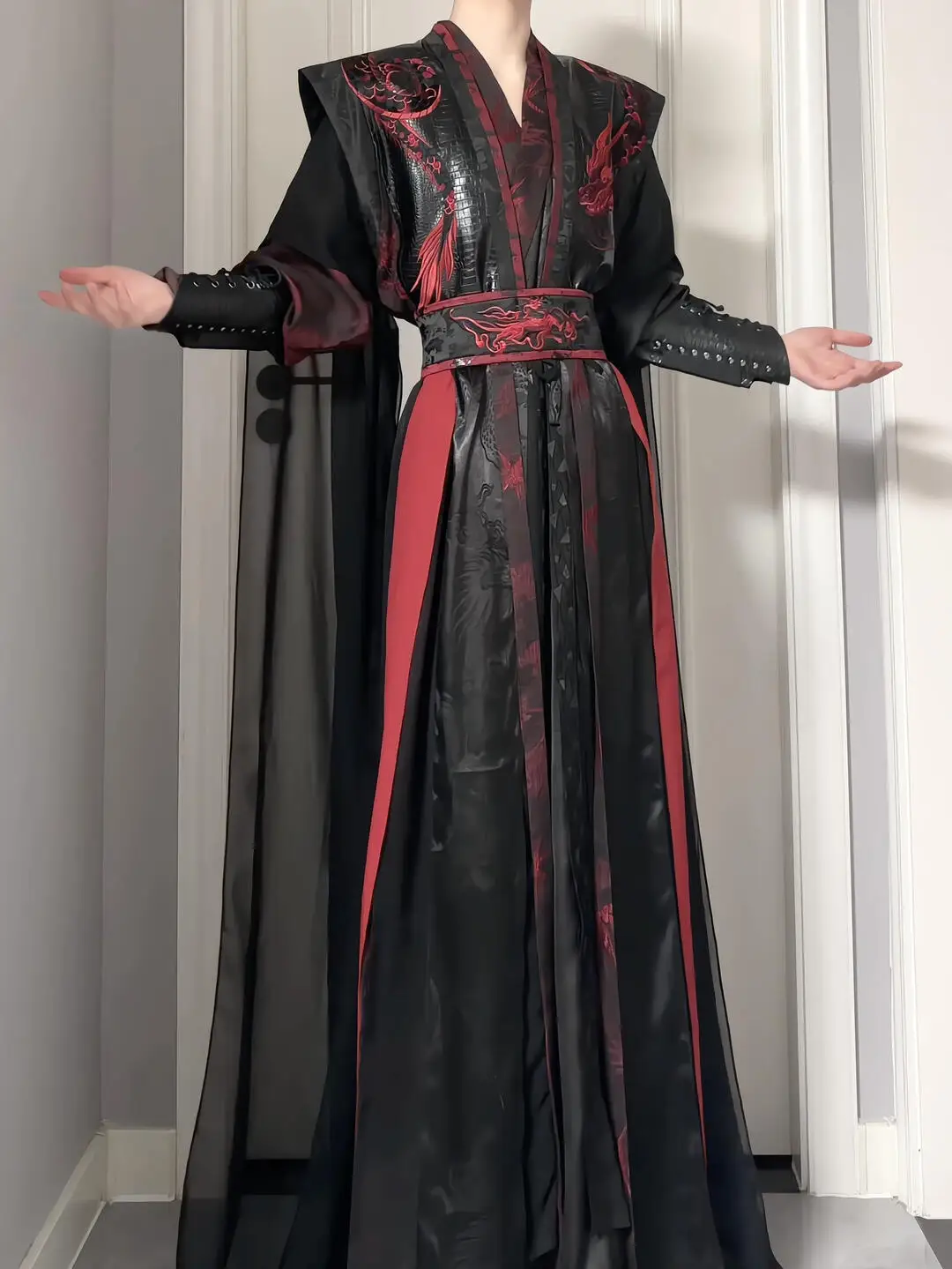 Elegant Black Red Martial Arts Style Long Shirt Hanfu Set for Men And Women Slim Fit Collar Design Traditional Chinese Costume
Elegant Black Red Martial Arts Style Long Shirt Hanfu Set for Men And Women Slim Fit Collar Design Traditional Chinese Costume