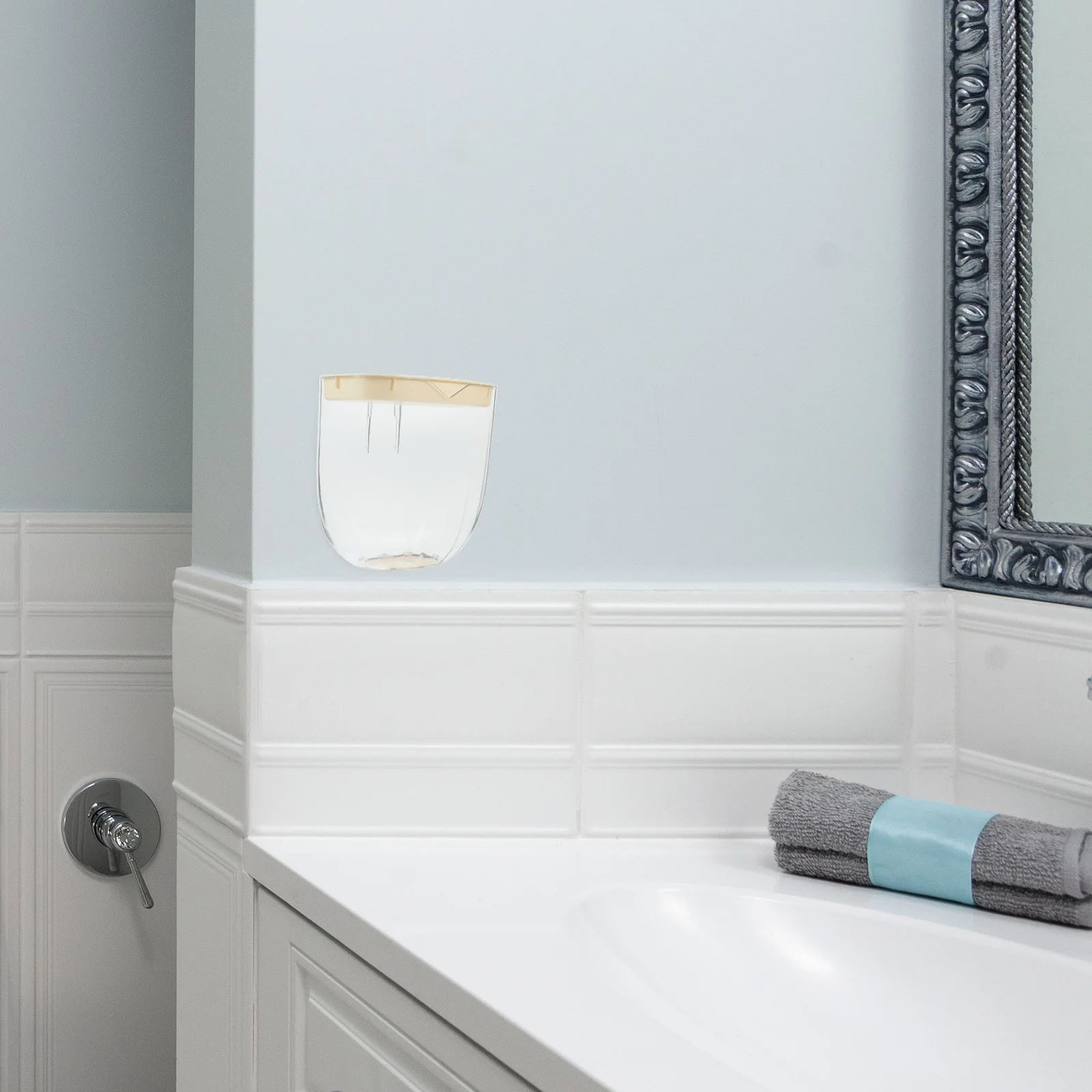 Wall Hanging Storage Plastic Wrap Holder Fresh Keeping Dispenser Trash Bag ganizer Grocery Storage Container Kitchen Food
Wall Hanging Storage Plastic Wrap Holder Fresh Keeping Dispenser Trash Bag ganizer Grocery Storage Container Kitchen Food