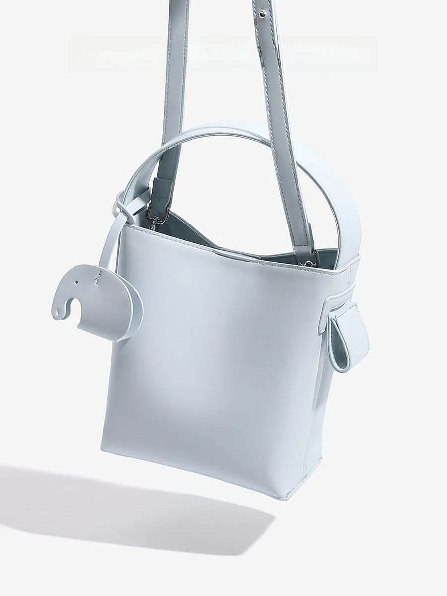 Bucket Bag by CHARLIEKITTY British Style Women's Handbag Single Strap Casual Pure Color Fall 2025 New Arrival
Bucket Bag by CHARLIEKITTY British Style Women's Handbag Single Strap Casual Pure Color Fall 2025 New Arrival