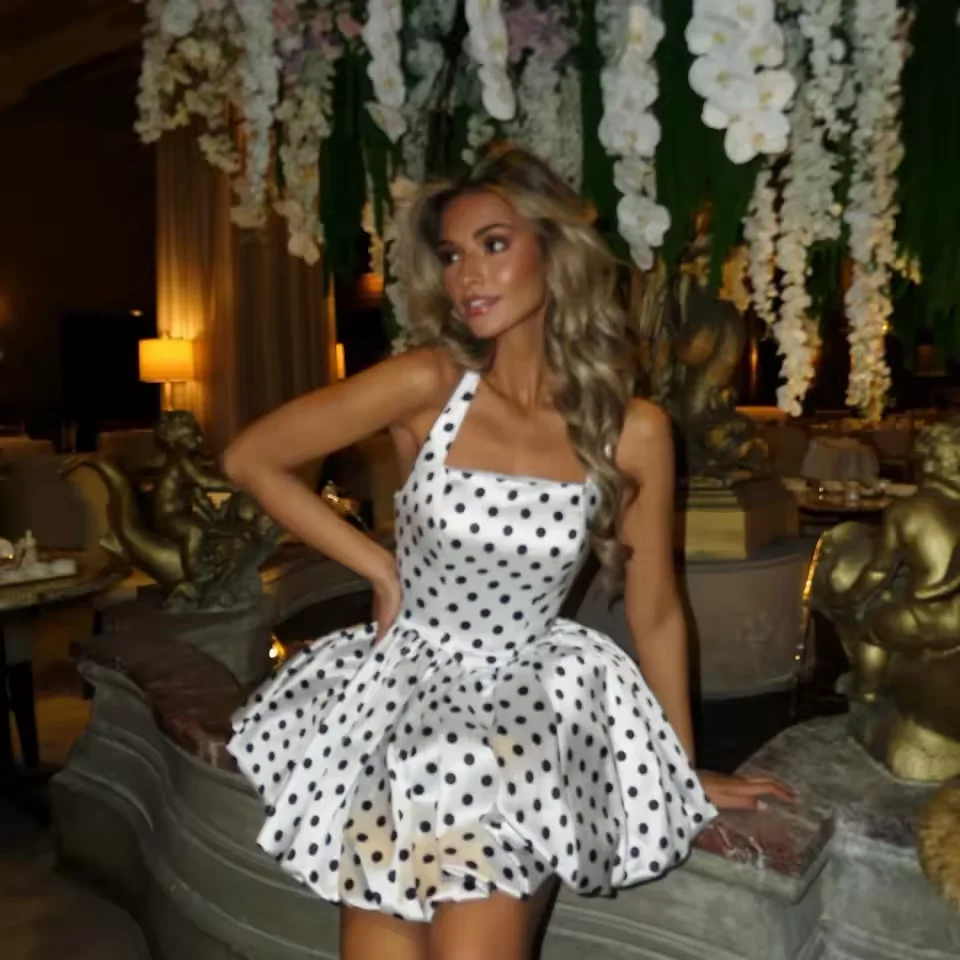 Customized Polka Dot Short Ball Dress Women Halter A-line Mini Nightclub Cocktail Party Dress vestidos de noche Formal Evening
Customized Polka Dot Short Ball Dress Women Halter A-line Mini Nightclub Cocktail Party Dress vestidos de noche Formal Evening