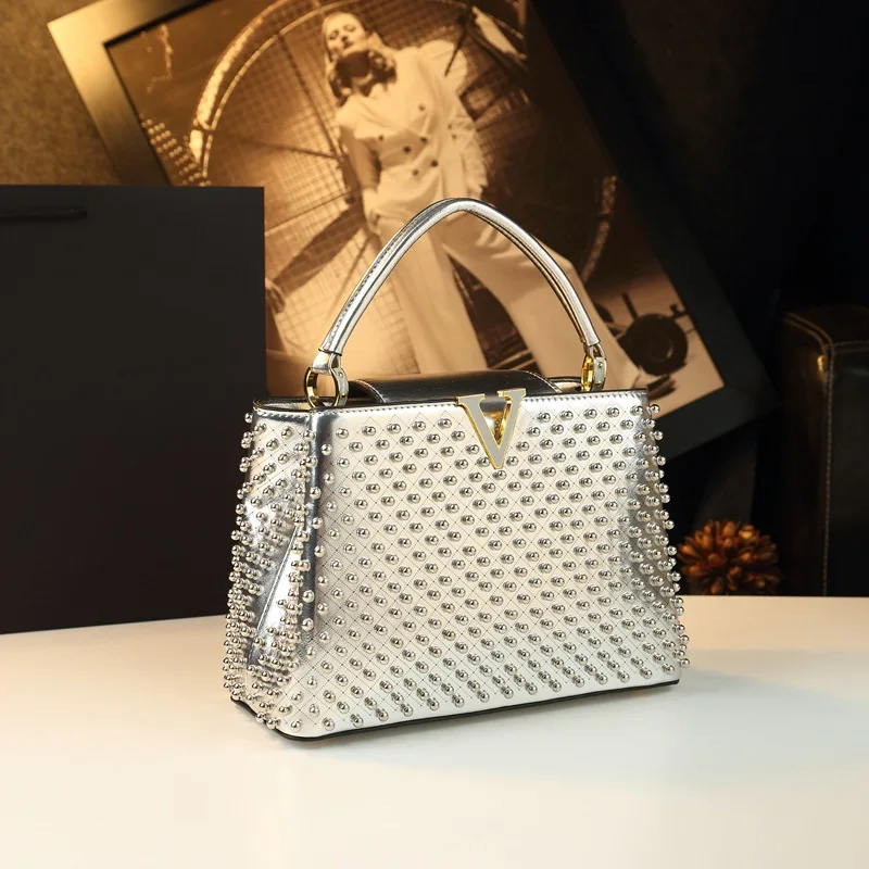 Luxury Vintage Diaper Bag Women's Elegant Crossbody Handbag Minimalist Designer Tote Leather Classic Designer Paris Style
Luxury Vintage Diaper Bag Women's Elegant Crossbody Handbag Minimalist Designer Tote Leather Classic Designer Paris Style