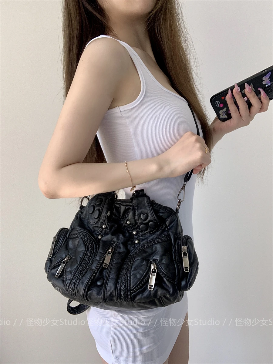 Retro Fashion High-end Metal Rivet Decoration Single Shoulder Women Bag European And American Fashion Personalized Crossbody Bag
Retro Fashion High-end Metal Rivet Decoration Single Shoulder Women Bag European And American Fashion Personalized Crossbody Bag