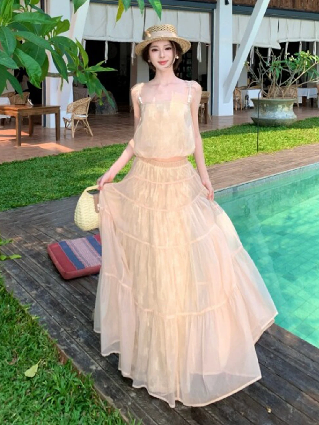 Beach Vacation Style Top And Skirt Set Youthful Complete OOTD Summer 2026 Comfortable High Waist Long Skirt Midi Dress
Beach Vacation Style Top And Skirt Set Youthful Complete OOTD Summer 2026 Comfortable High Waist Long Skirt Midi Dress