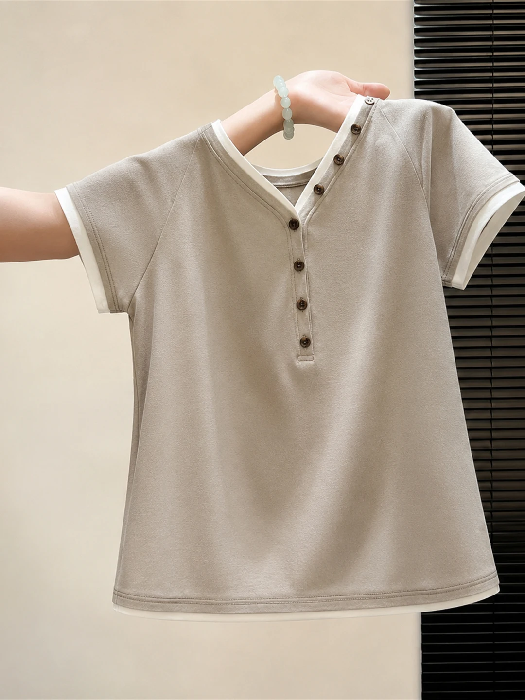 Korean Style V-Neck Half Open Summer T-Shirt Short Sleeve Unique Design Elegant Casual Women's Top Poetic Lin Commute Style
Korean Style V-Neck Half Open Summer T-Shirt Short Sleeve Unique Design Elegant Casual Women's Top Poetic Lin Commute Style