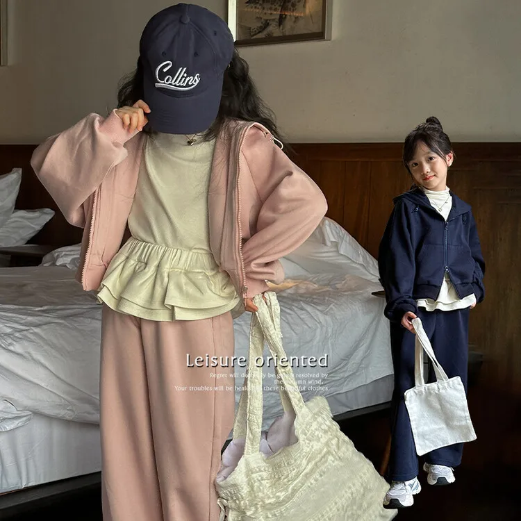 Baby Girl Clothes Suit Girls Spring and Autumn Set 2024 New Medium and Large Fashion Short Casual Coat Loose 2-piece Set
Baby Girl Clothes Suit Girls Spring and Autumn Set 2024 New Medium and Large Fashion Short Casual Coat Loose 2-piece Set
