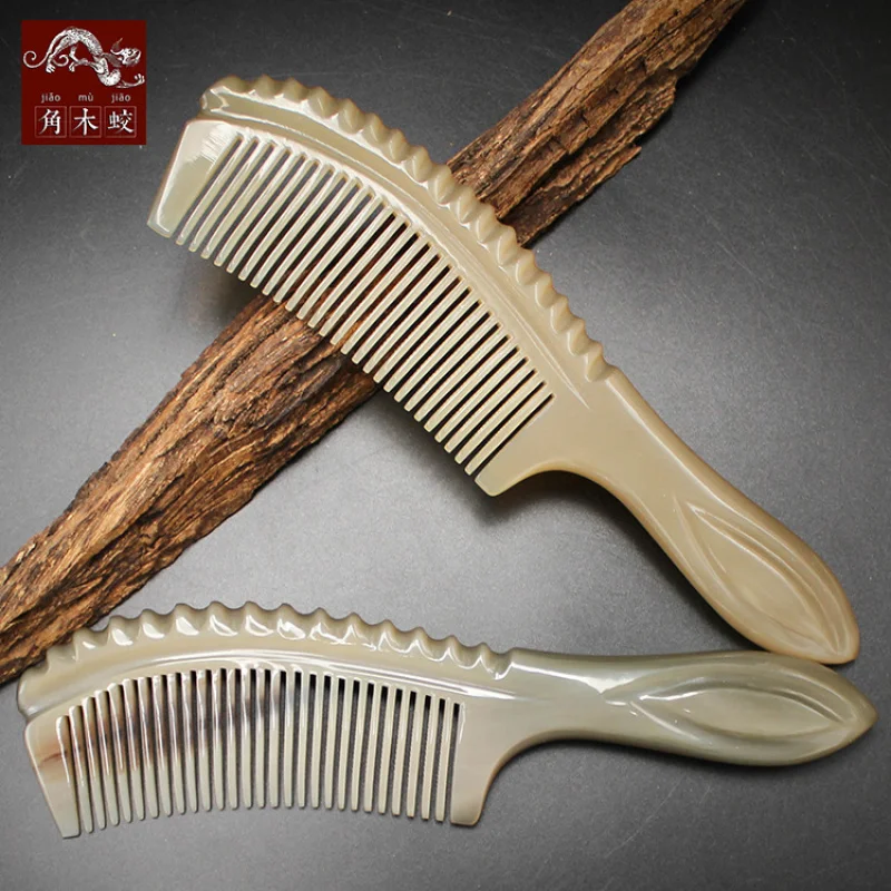 Hornwood and Yak Horn Handle Comb with Fine Teeth, Thickened Design
Hornwood and Yak Horn Handle Comb with Fine Teeth, Thickened Design