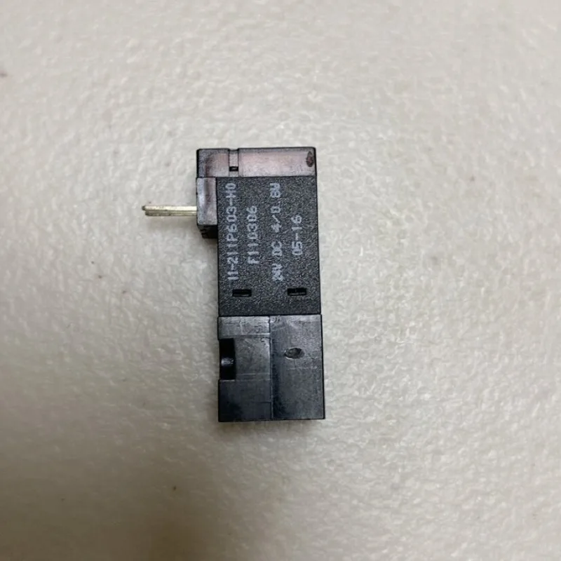 11-211P603-H0 F110306 24VDC 4/0.80W CH-1290fluid automation
11-211P603-H0 F110306 24VDC 4/0.80W CH-1290fluid automation