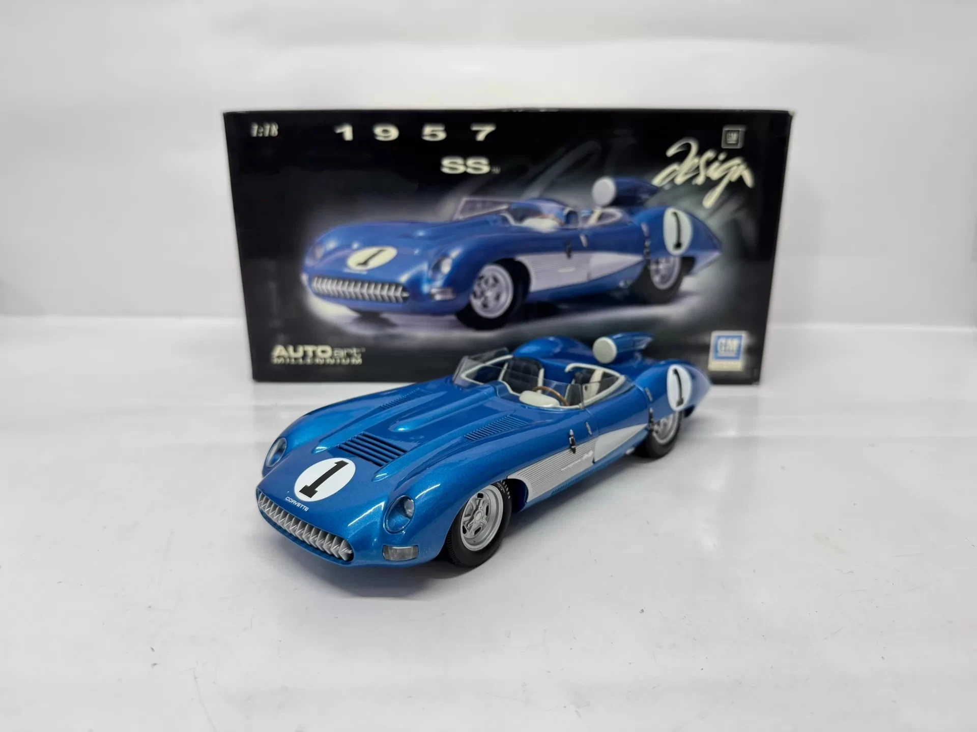 Autoart 1:18 SS 1957 # Синяя коллекционная модель автомобиля из цельного металлического сплава, лимитированная серия, статическая, с открывающимися элементами, игрушка-подарок
Autoart 1:18 SS 1957 # Синяя коллекционная модель автомобиля из цельного металлического сплава, лимитированная серия, статическая, с открывающимися элементами, игрушка-подарок
