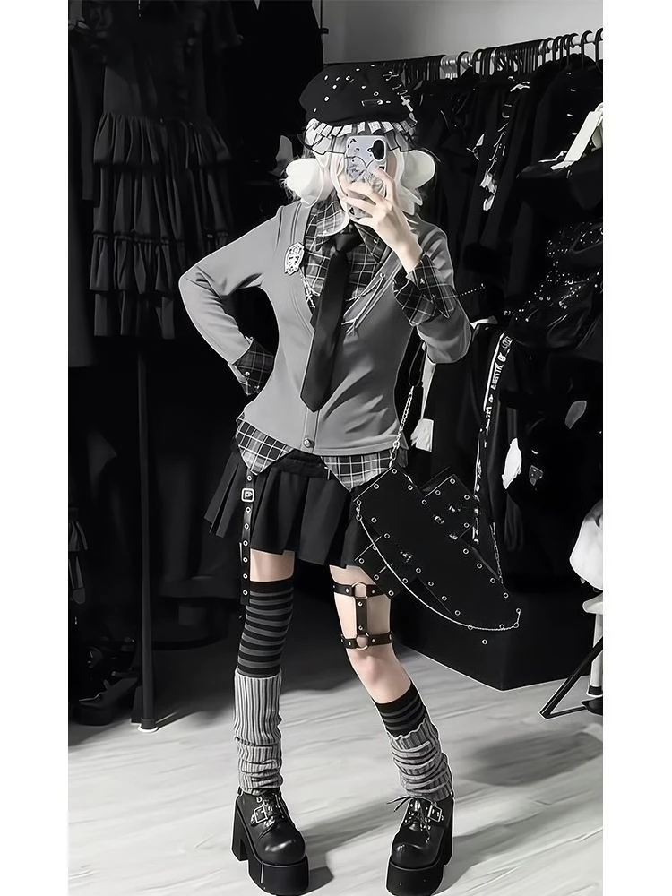 2026 new Subculture Y2k Harajuku 2 Piece Set Hot Girls Fashion Patchwork Fake Two Tops Streetwear Mini Skirt Gothic Vintage Suit
2026 new Subculture Y2k Harajuku 2 Piece Set Hot Girls Fashion Patchwork Fake Two Tops Streetwear Mini Skirt Gothic Vintage Suit