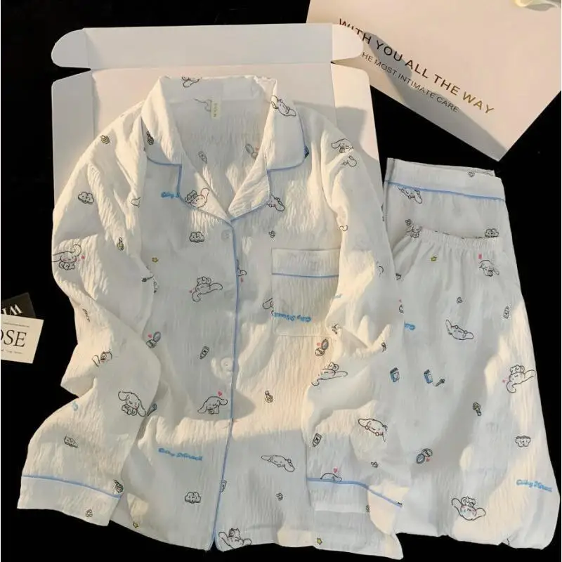 Милый комплект пижамы Sanrio Cinnamoroll с длинными рукавами и брюками, из мягкого хлопка, для девочек и женщин, домашняя одежда, пижама для отдыха, милый и очаровательный комплект для сна.
Милый комплект пижамы Sanrio Cinnamoroll с длинными рукавами и брюками, из мягкого хлопка, для девочек и женщин, домашняя одежда, пижама для отдыха, милый и очаровательный комплект для сна.