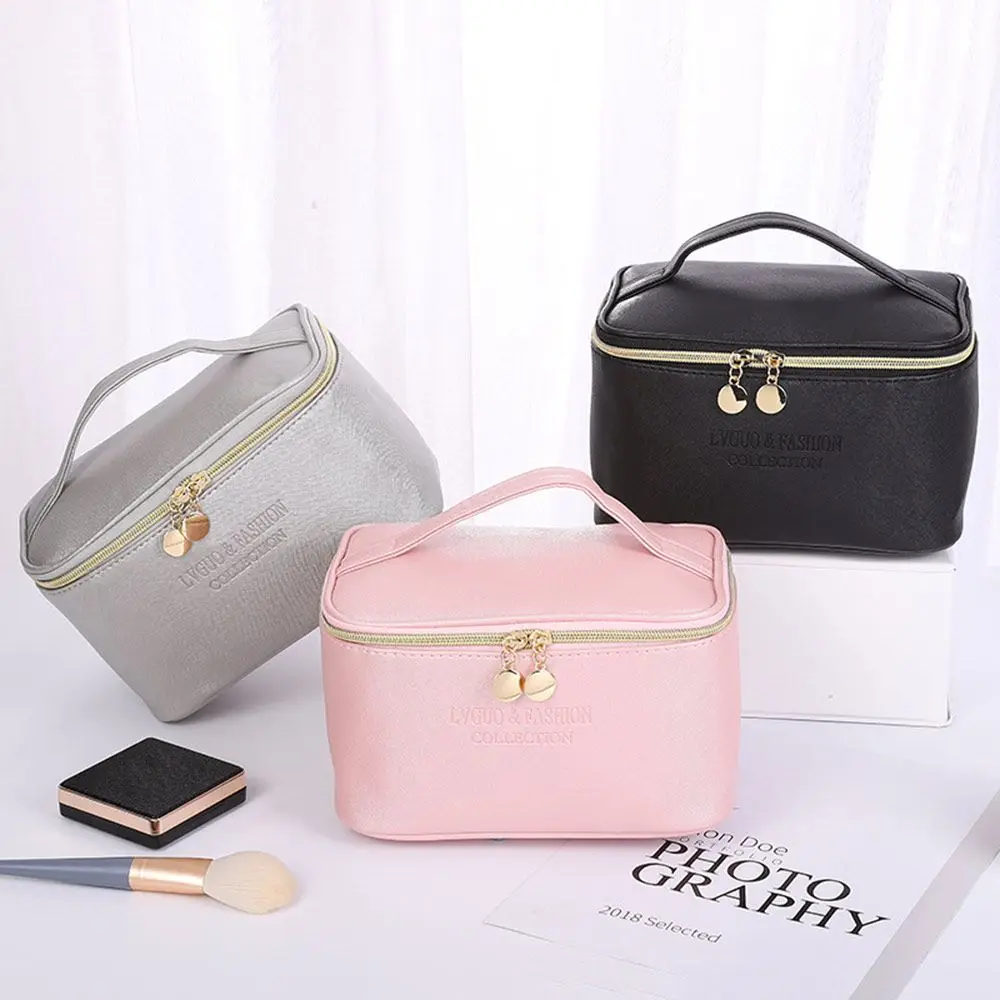 PU Leather Large Capacity Storage Pouch PU Cosmetic Bag Travel Organizer Toiletry Bag Makeup Pouch
PU Leather Large Capacity Storage Pouch PU Cosmetic Bag Travel Organizer Toiletry Bag Makeup Pouch