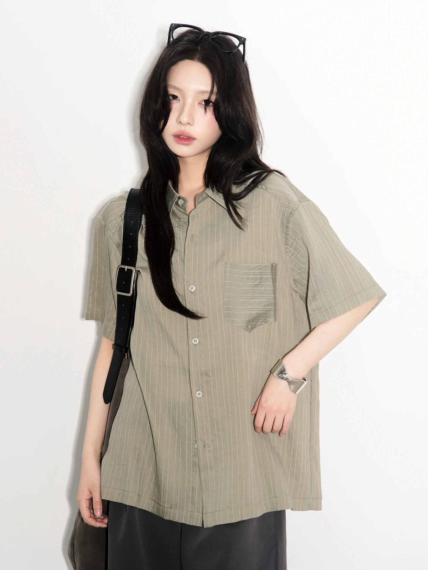 Summer New Loose Women's Shirt Cool Sensation Lyocell Silk Stripe Pattern Short Sleeve Casual Fashion Neutral Style
Summer New Loose Women's Shirt Cool Sensation Lyocell Silk Stripe Pattern Short Sleeve Casual Fashion Neutral Style