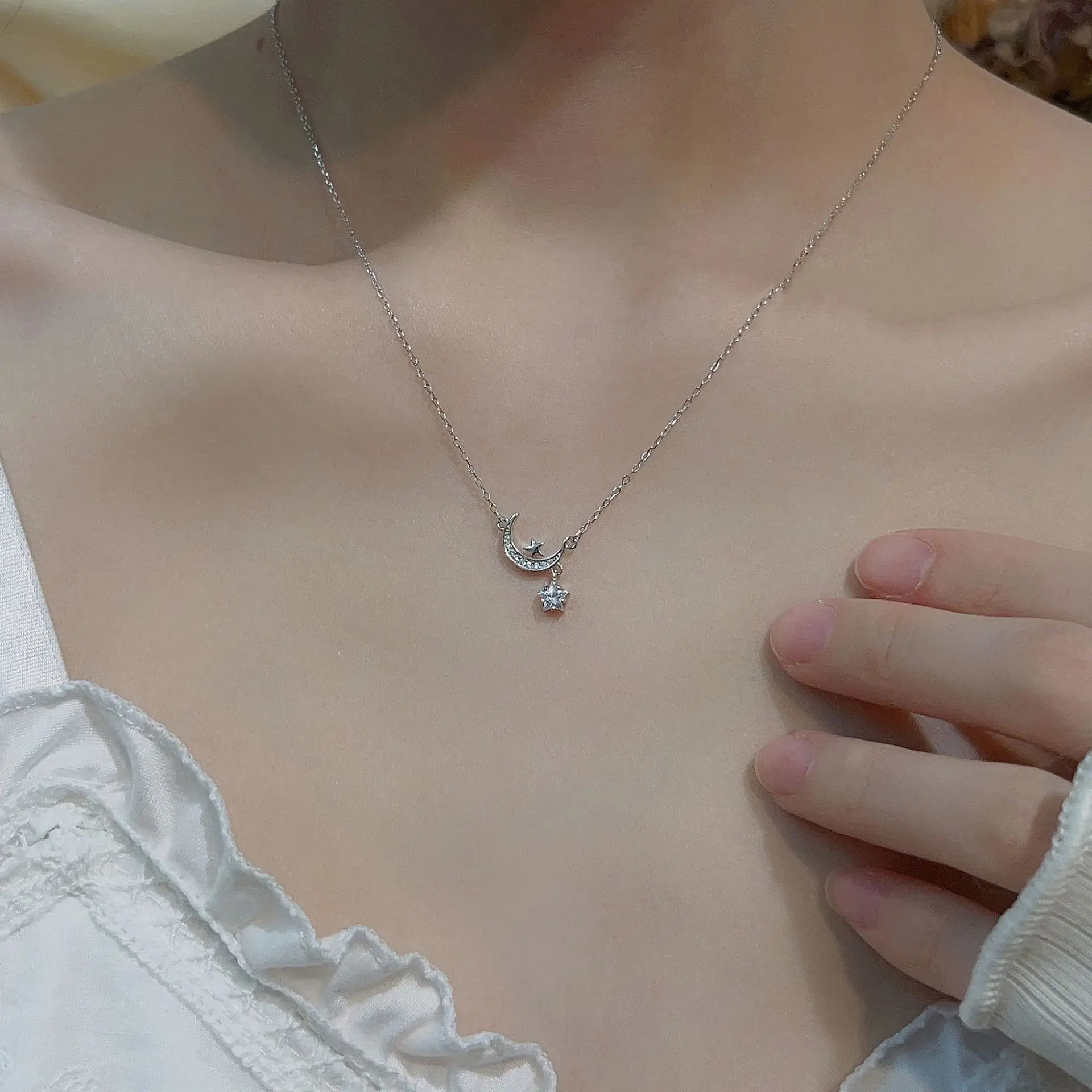 New 925 Sterling Silver Star Moon Necklace Personalized Charm Woman Pendant Choker Birthday Party Gift Exquisite Jewelry
New 925 Sterling Silver Star Moon Necklace Personalized Charm Woman Pendant Choker Birthday Party Gift Exquisite Jewelry