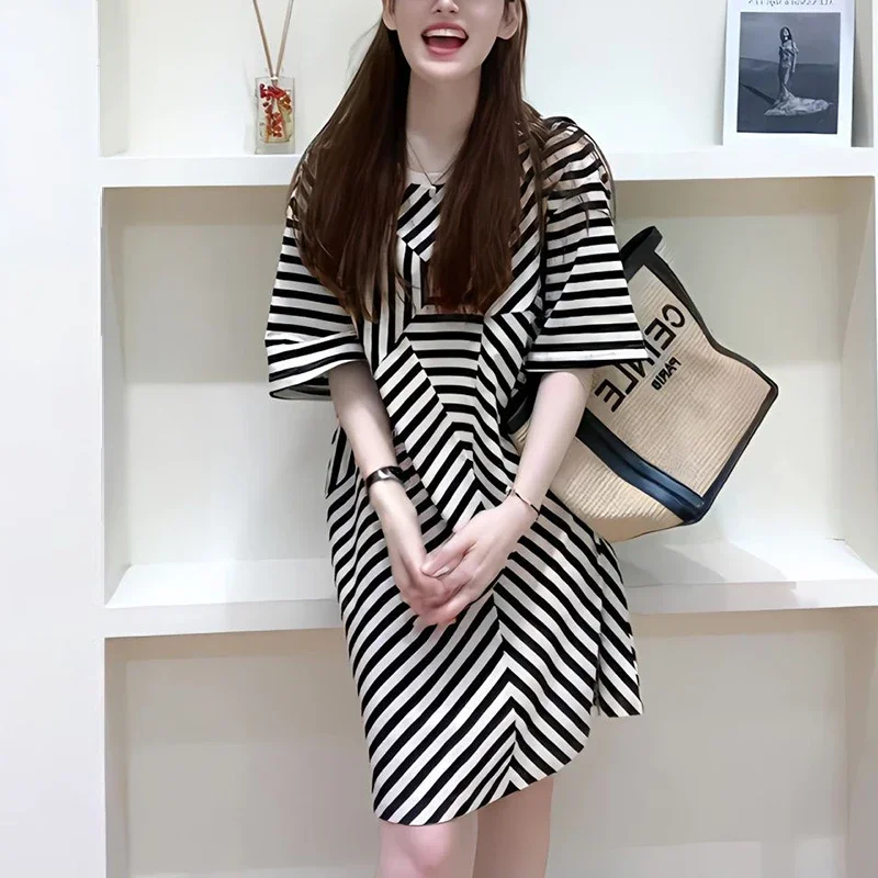 Summer New Korean Fashion Striped Printing Mini Dress Female Simple Loose Casual Vestido Women's Round Neck Short Sleeve Robe
Summer New Korean Fashion Striped Printing Mini Dress Female Simple Loose Casual Vestido Women's Round Neck Short Sleeve Robe