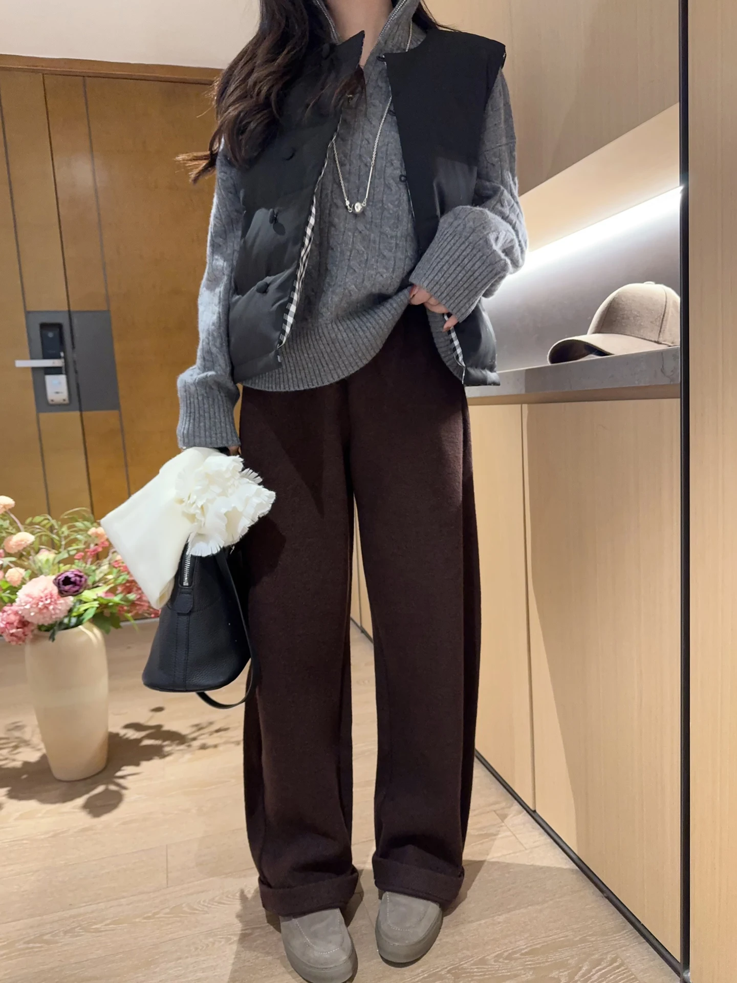 Women's Woolen Wide Leg Pants High Waist Elastic Waist Thickened Autumn Winter Warm Casual Loose Fit Banana Pants
Women's Woolen Wide Leg Pants High Waist Elastic Waist Thickened Autumn Winter Warm Casual Loose Fit Banana Pants