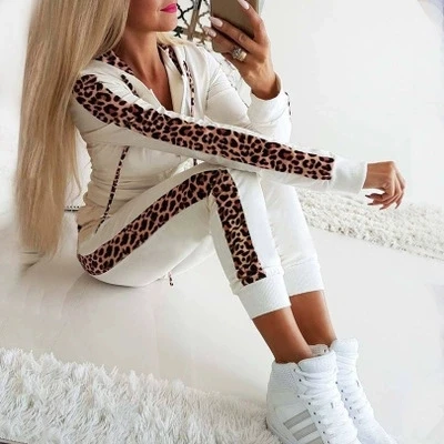 Women's suits 2025 spring new women's leopard print zipper hoodie suit, sexy home wear 2-piece set, casual and fashionable
Women's suits 2025 spring new women's leopard print zipper hoodie suit, sexy home wear 2-piece set, casual and fashionable