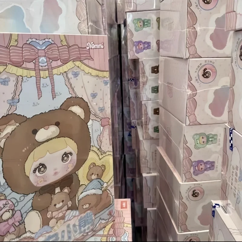 В наличии Новая оригинальная 400% Nommi слепая коробка Nommi Goodnight Bear Series виниловая кукла Nommi украшение комнаты Mystery Box кукла игрушка в подарок 
В наличии Новая оригинальная 400% Nommi слепая коробка Nommi Goodnight Bear Series виниловая кукла Nommi украшение комнаты Mystery Box кукла игрушка в подарок