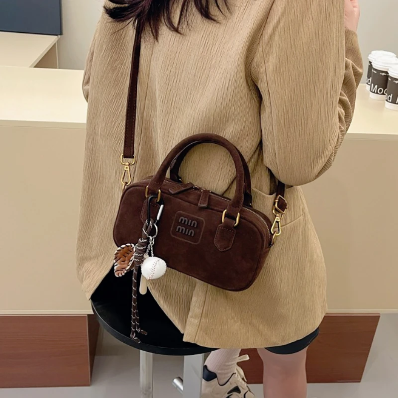 2025 New Contemporary French Style Crossbody Bag - Creative Exquisite Fashionable Handbag for Light Luxury Ladies
2025 New Contemporary French Style Crossbody Bag - Creative Exquisite Fashionable Handbag for Light Luxury Ladies
