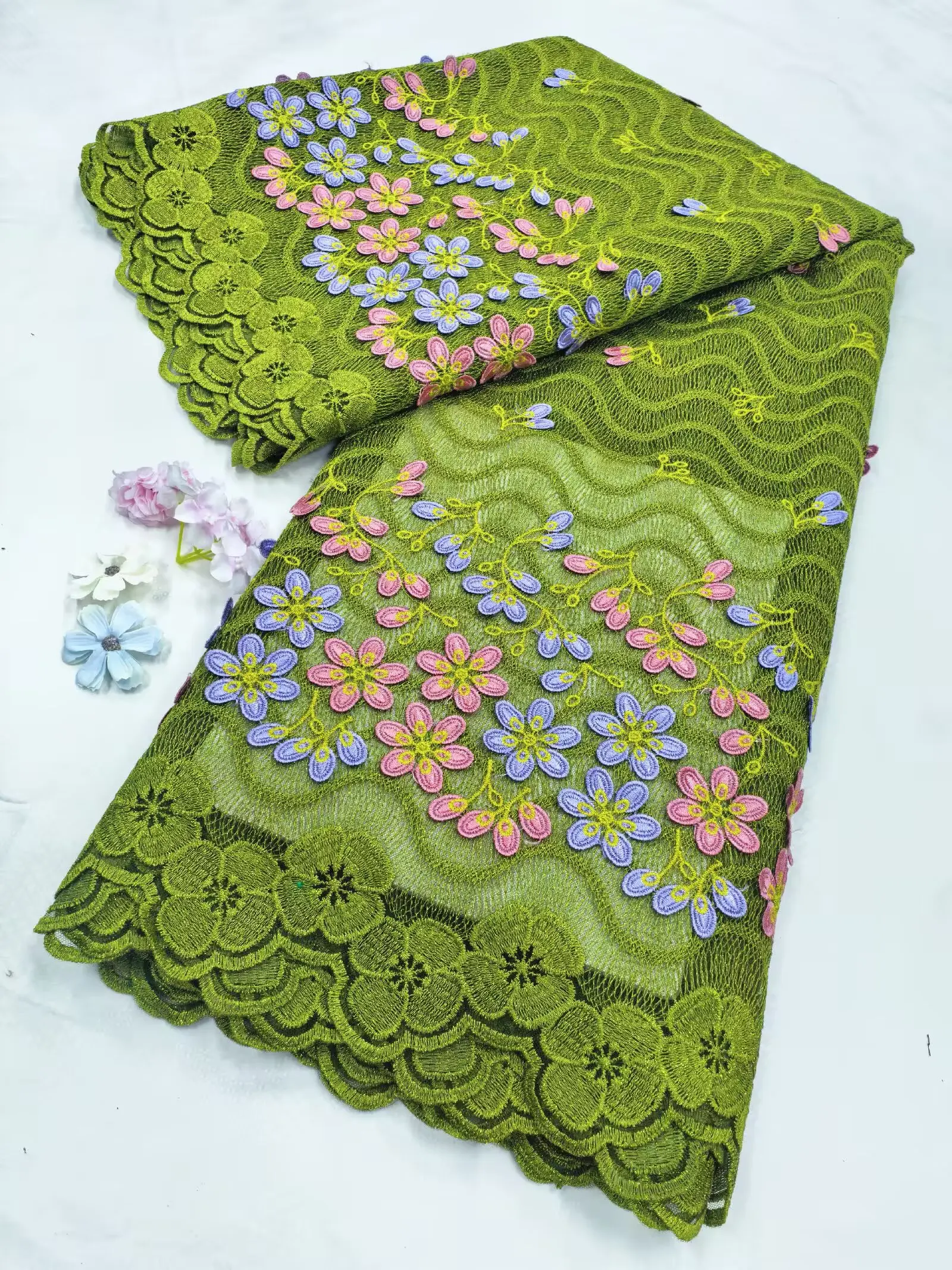 High-Quality Swiss Voile Lace 5 Yards African 3D Embroidery Water Soluble Lace Fabric for Party Dresses 16A65
High-Quality Swiss Voile Lace 5 Yards African 3D Embroidery Water Soluble Lace Fabric for Party Dresses 16A65