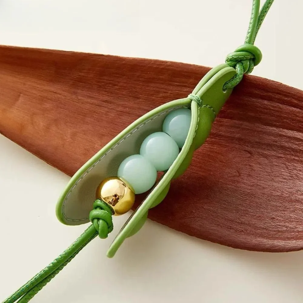Fashion High-End Pea Pendant Handmade Green Pea Keychain Leather All-match Style Pea Bag Charm Trendy Accessory
Fashion High-End Pea Pendant Handmade Green Pea Keychain Leather All-match Style Pea Bag Charm Trendy Accessory